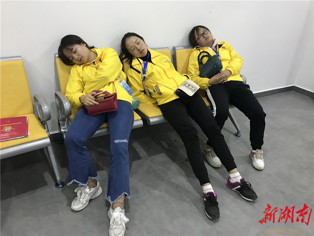 省民族传统运动会志愿者:一道亮丽的风景线(组