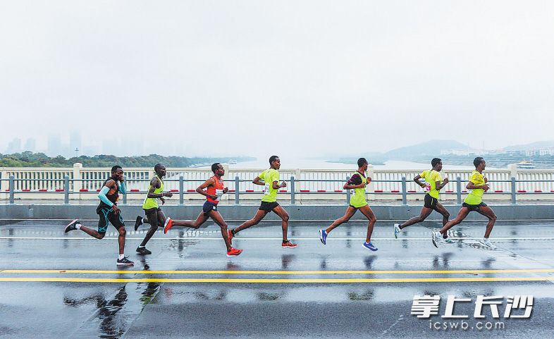 几名外籍参赛选手都有不错的成绩。均为长沙晚报记者王志伟 邹麟 黄启晴 余劭劼 摄影报道