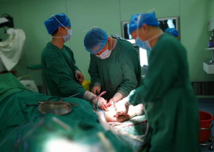 3次大手术 昏迷60天 命悬一线的老屈终于醒了