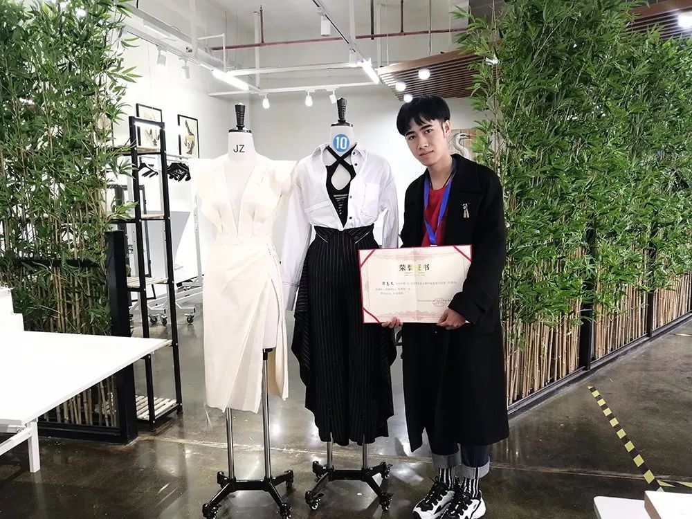 湖南工艺美院学生获世界技能大赛十进五第一名 - 服装设计 - 新湖南