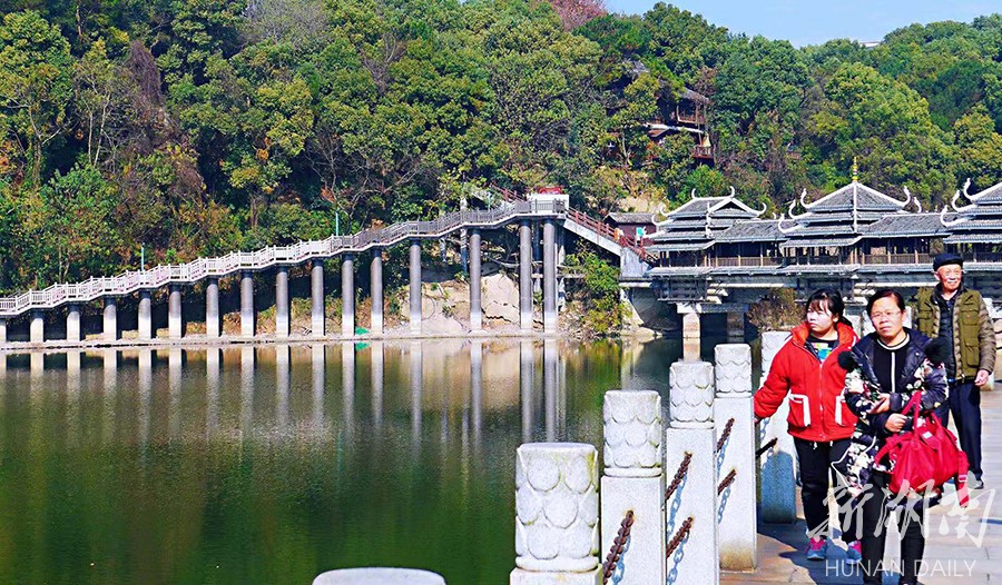 跃进湖临湖栈道改造主体完工 新湖南www.hunanabc.com