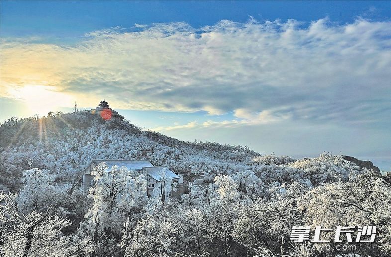 ↑雪中天门山 均为资料图片