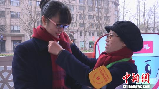 放弃团圆坚守岗位上海“公交母女”的“公交情缘”
