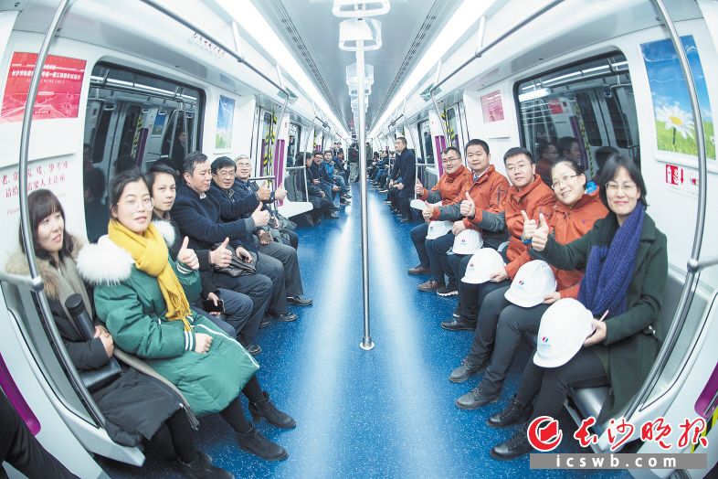 长沙地铁4号线一期工程去年12月29日试运行,今年5月将开通试运营。届时,长沙轨道交通“米”字形架构将划出重要一笔。 均为资料图片