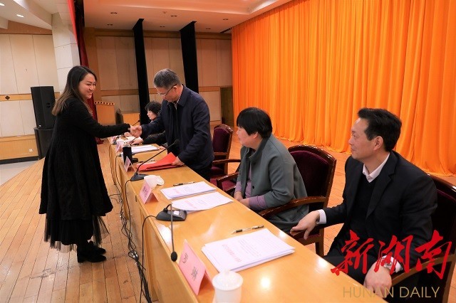 娄底:树立“大健康”理念 打造“大卫生”城市