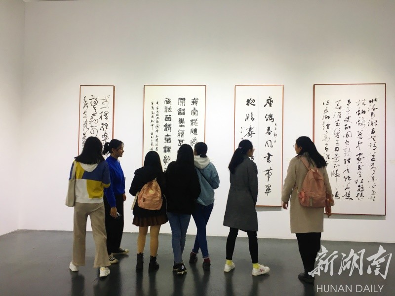 展讯丨墨韵飘香,来看这群“学生”的书法作品展 - 据点 - 新湖南