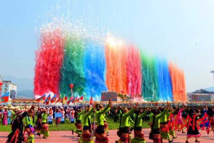 浏阳创意烟花为缅甸佤邦和平30周年庆典增光添彩