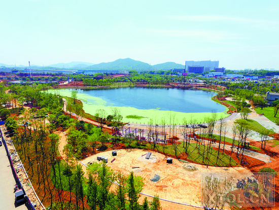 荪湖公园雏形初现，即将完工。 （记者 方阳 摄）