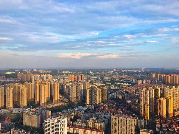 （鸟瞰株洲城区。陶金星 摄）