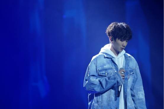 我是唱作人王源方言说唱 《吆不倒台》冲进酷我音乐新歌榜前六