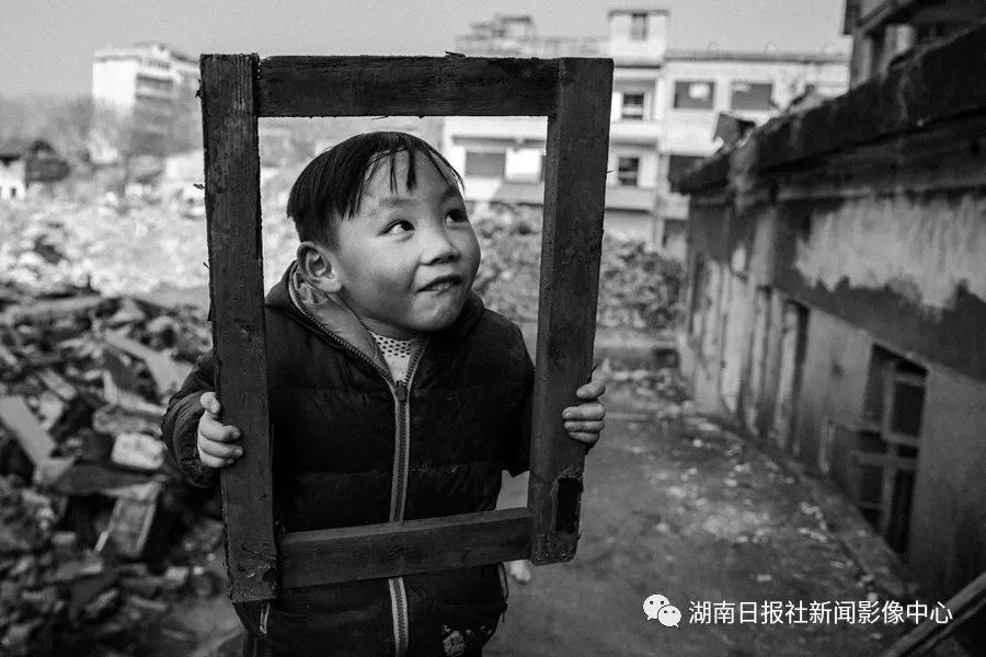 孩子,在纯真的世界里 新湖南www.hunanabc.com