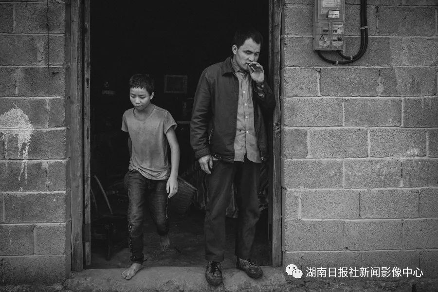 孩子,在纯真的世界里 新湖南www.hunanabc.com