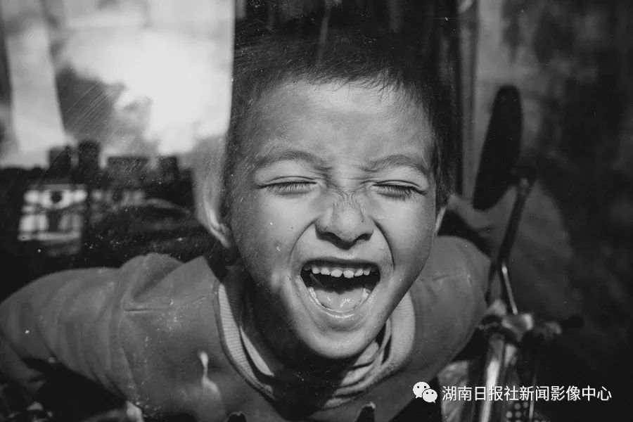 孩子,在纯真的世界里 新湖南www.hunanabc.com