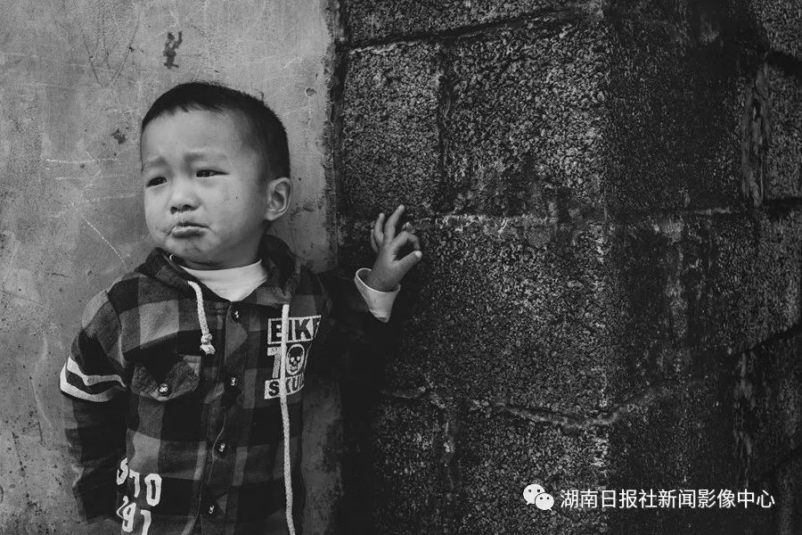 孩子,在纯真的世界里 新湖南www.hunanabc.com