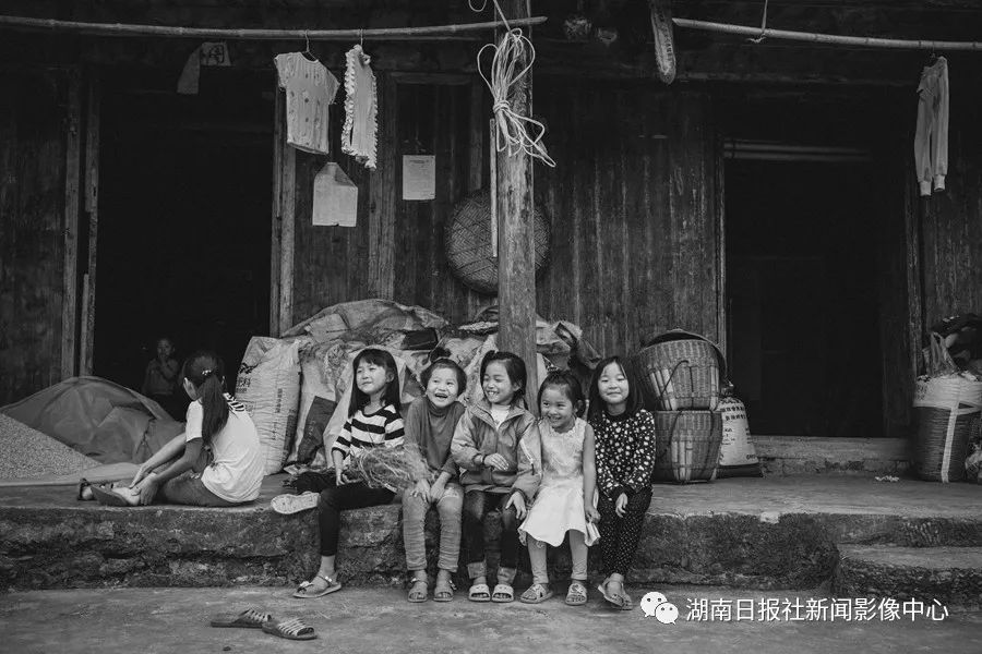 孩子,在纯真的世界里 新湖南www.hunanabc.com