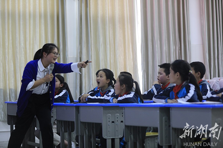 龙山第一届中小学青年教师教学竞赛落幕 新湖南www.hunanabc.com