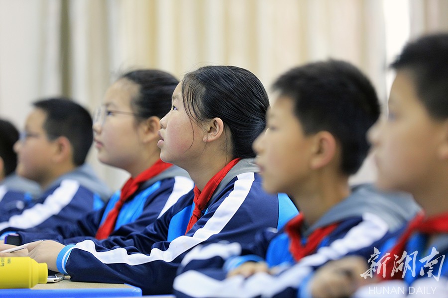 龙山第一届中小学青年教师教学竞赛落幕 新湖南www.hunanabc.com