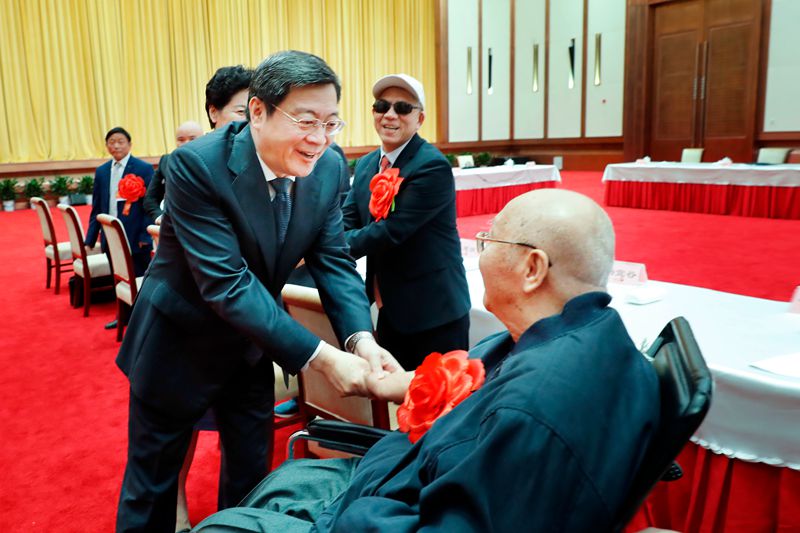 杜家毫与湖南出席第六次全国自强模范暨助残先进表彰大会代表座谈
