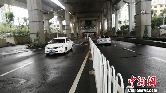 暴雨过后武汉城区渍水基本消退交通恢复正常