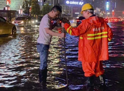 46年最大的一场雨 “海绵”城8小时排干