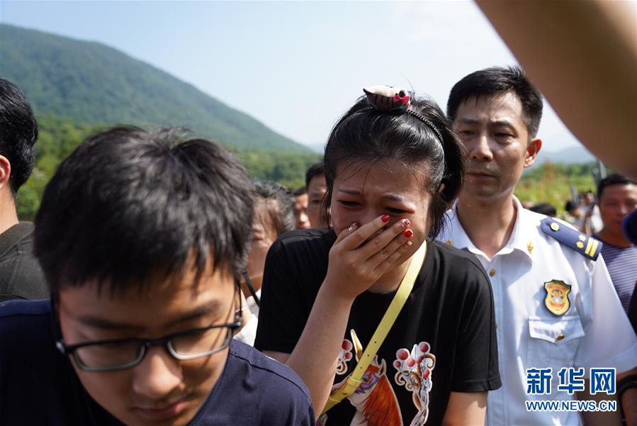 (新华网)(3)江西“驴友”被困事故:4人逝世亡 掉联职员已获救