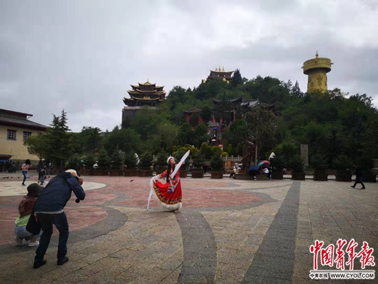贺龙登门送锦帐 寺庙开仓迎红军 新湖南www.hunanabc.com
