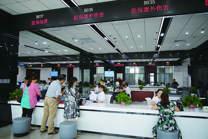 醴陵市民中心开放运营 789项行政审批及公共服务事项“一站式”办理