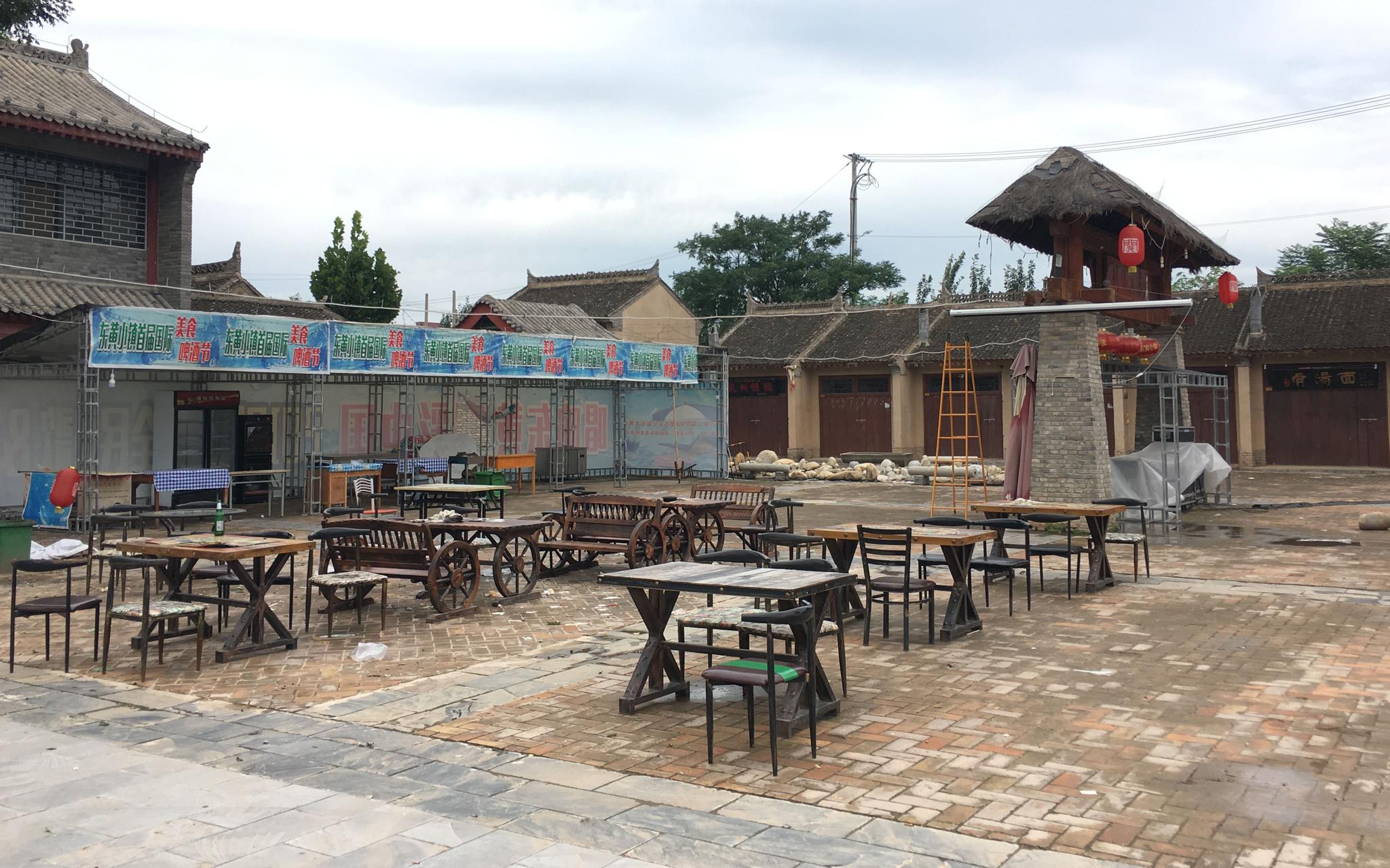 有的特色小镇发展不下去，已经人去楼空。新京报记者 张羽 摄