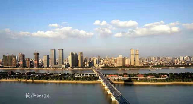 摄影三十年 长沙市民用镜头纪录城市变迁