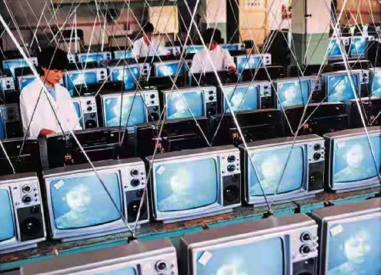 说起"韶峰"各型电视机产品,湖南电视机厂退休干部成抗美如数家珍,"18