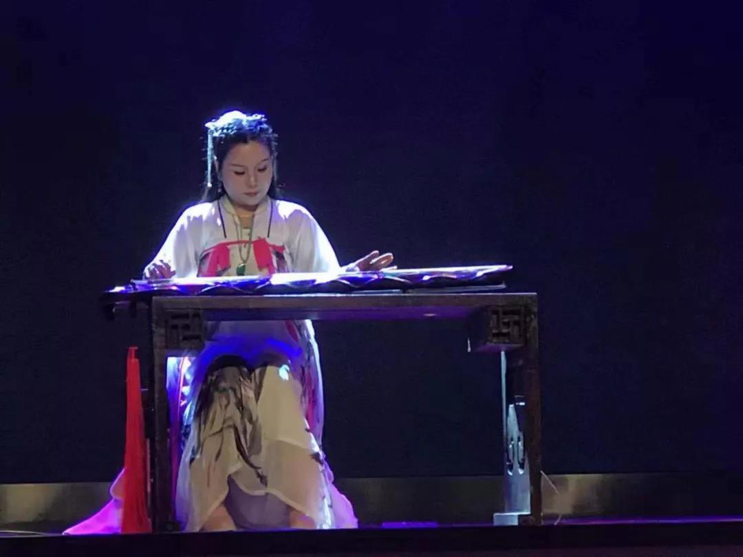 湘水悠悠伴鸣琴,丁雪儿古琴独奏音乐会上演 新湖南www.hunanabc.com