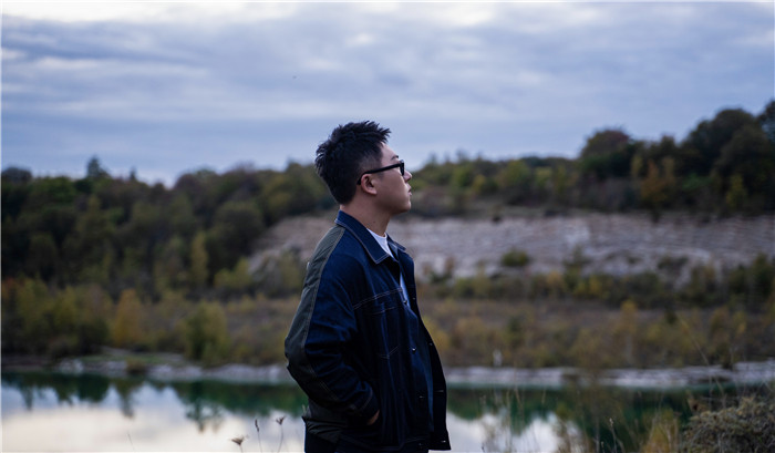 张小厚首支个人solo单曲《浮游胜景》今日上线 博览浮世之景洞察万物变迁