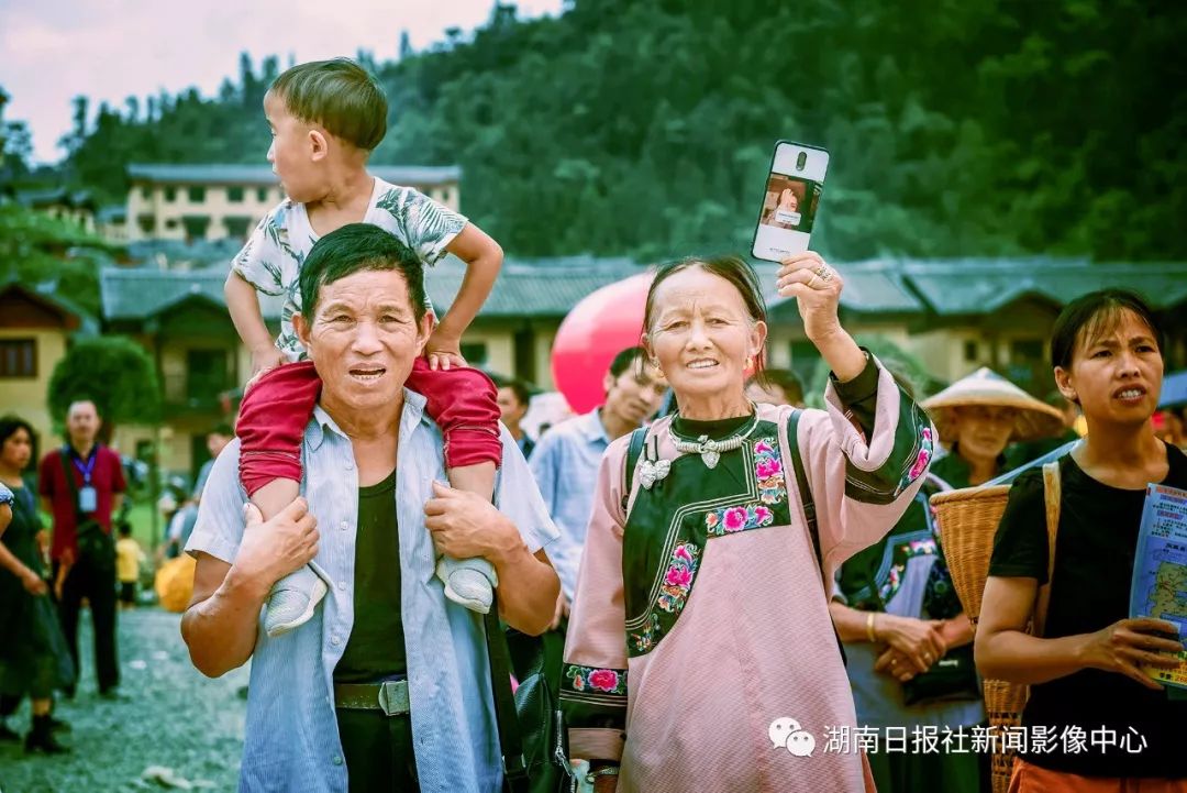 梁永鸿:抓拍瞬间的感动 新湖南www.hunanabc.com