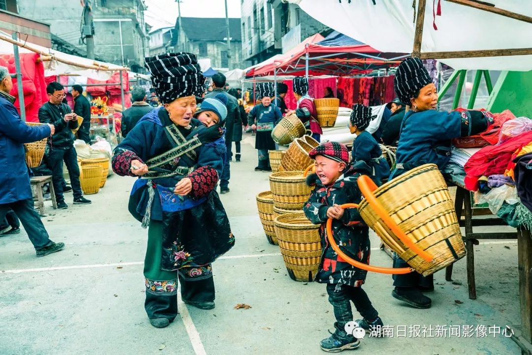 梁永鸿:抓拍瞬间的感动 新湖南www.hunanabc.com