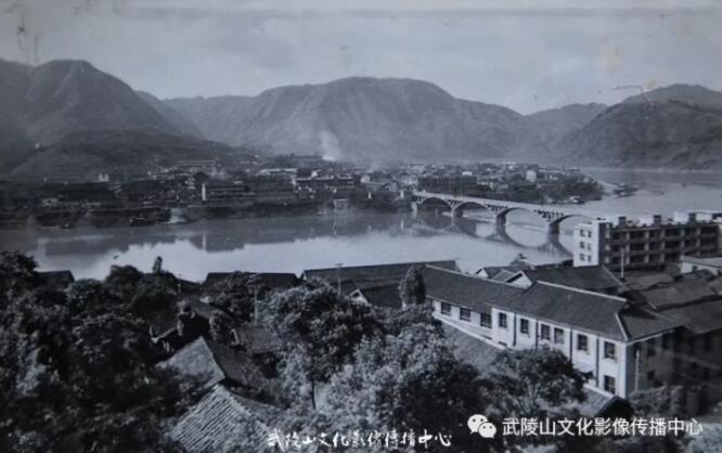 1600张老照片讲述湘西历史湘西百年影像实录新书发布