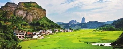 《湖湘风情文化旅游小镇》丨山下小镇：丹霞 屋脊