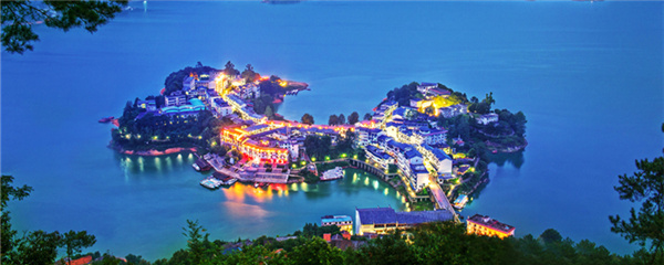 黄草镇，镶嵌在东江湖畔的夜明珠