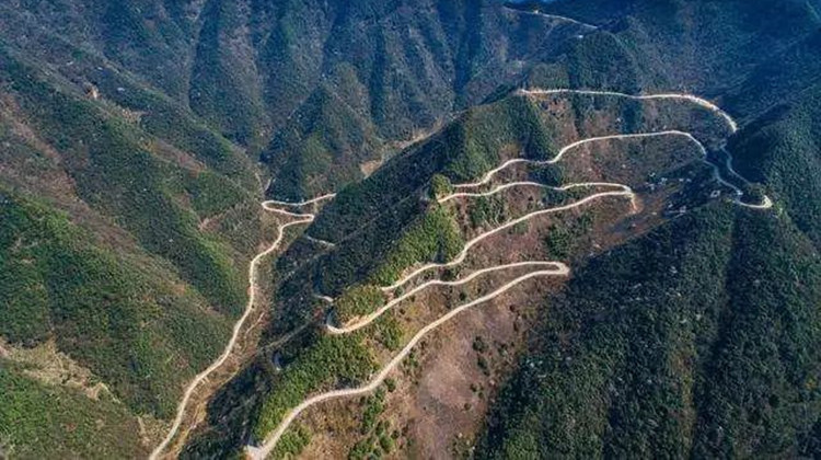 大眼看世界丨中国最惊险的8条公路 有一条在湖南