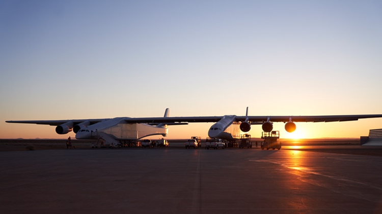 世界上最大的飞机完成滑行测试 试飞指日可待