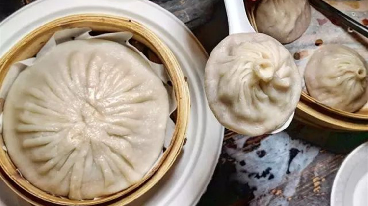中国美食横扫海外！兰州拉面、煎饼果子、锅包肉...