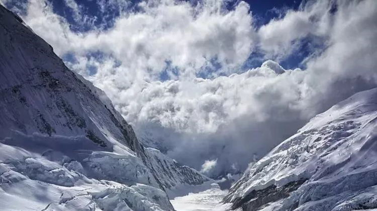登上珠穆朗玛峰，你会看到什么？99.9%的人未曾见过