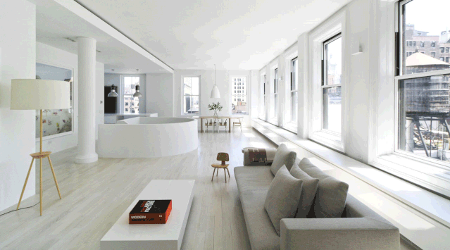 纯白色复式公寓，巧用隐藏式储物柜让空间更简洁