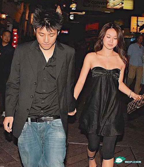 没想到后来霍启仁却暗中搭上rebecca的闺蜜antonia,又有消息指霍启仁