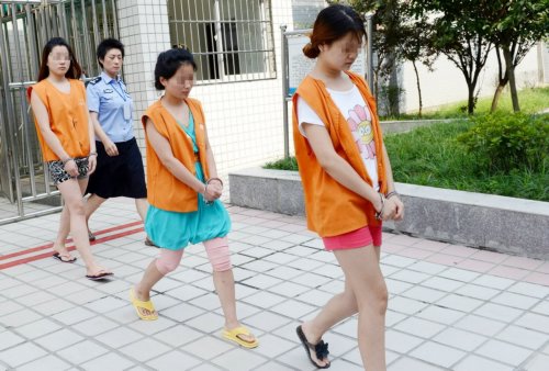 当代女大学生的捞金路
