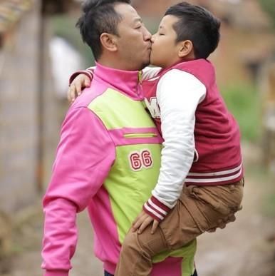 《疯狂的石头》迎来郭涛父子 石头带病上节目