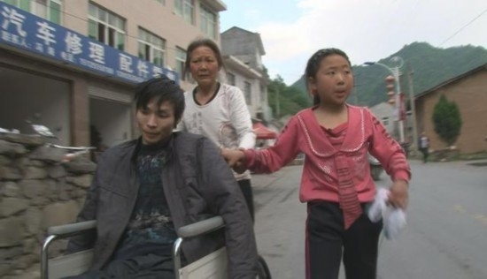 湖南卫视今晚《变形计》 山裏孩子洗去公主病