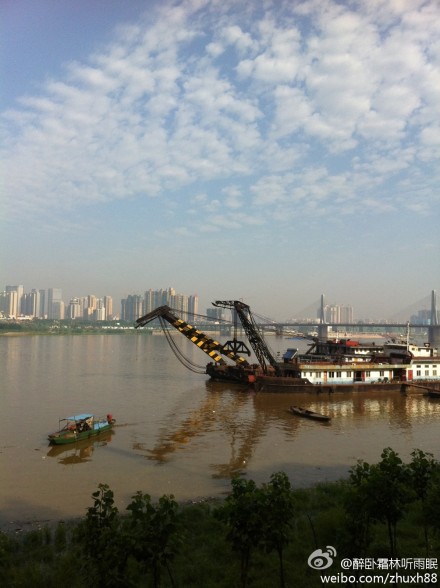 醉卧霜林听雨眠