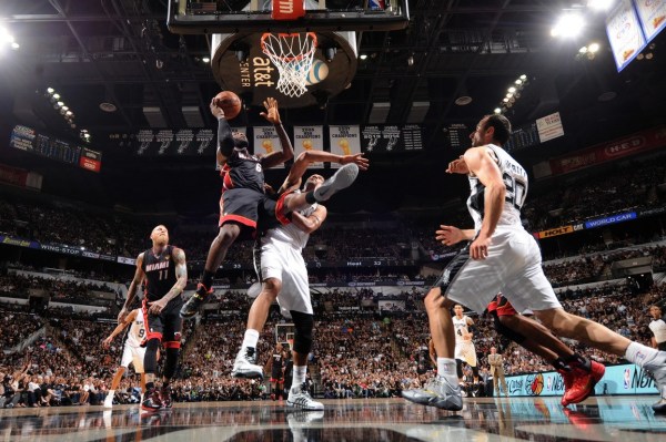 总决赛出现汉字滚动字幕 nba全球化进一步加强