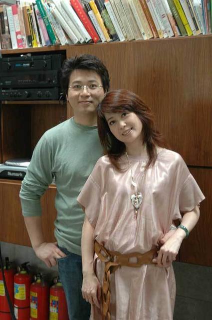 44岁孟庭苇被曝已离婚分居 老公否认婚变