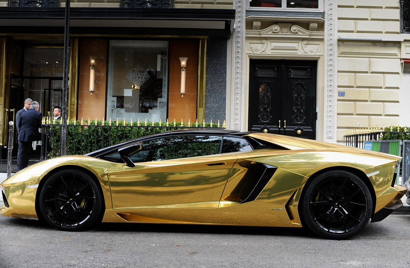巴黎惊现黄金版兰博基尼价值近4000万堪称史上最贵